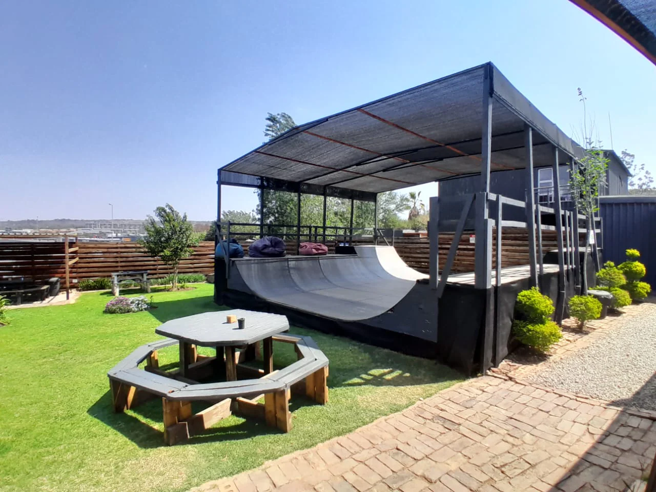 Private Club Fast-Track Contact | South Africa - Pretoria East - Image 2
